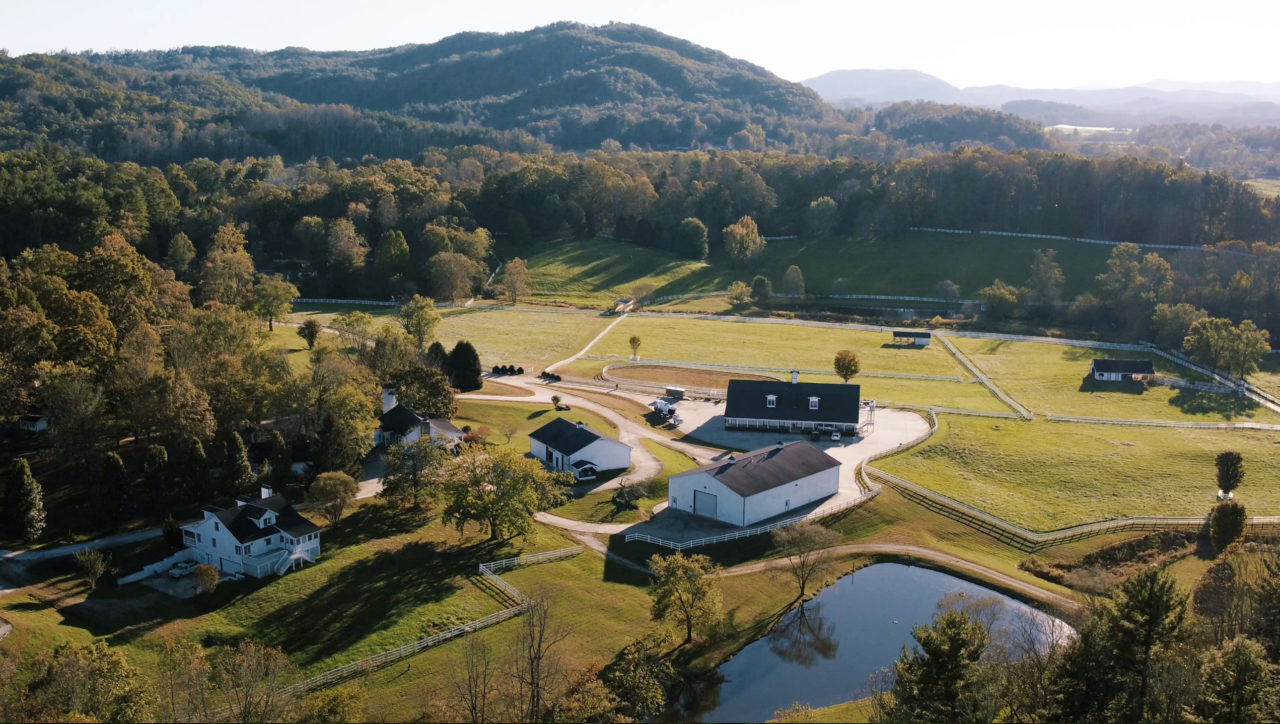 The Horse Shoe Farm Visitors Information Center Hendersonville, NC