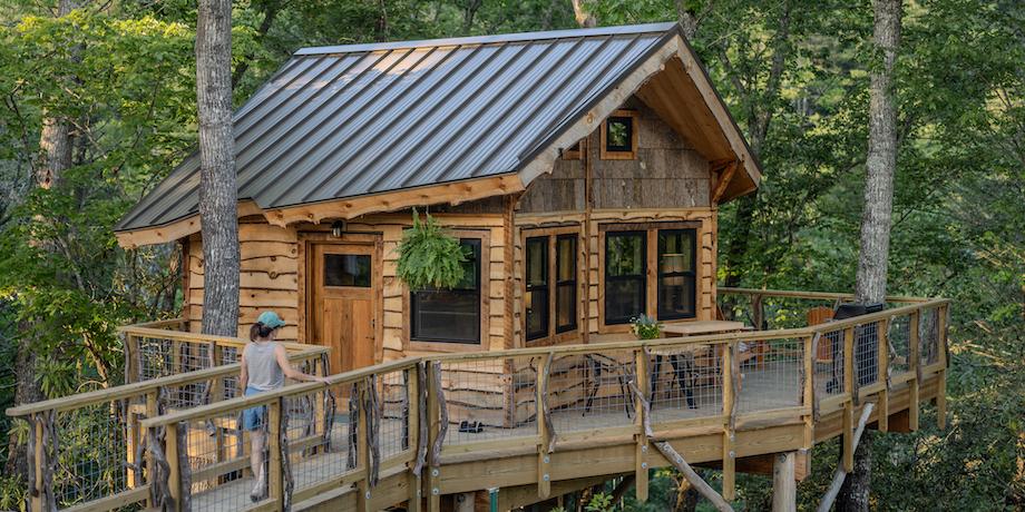 Stay Among the Trees: Unique Treehouses around Hendersonville