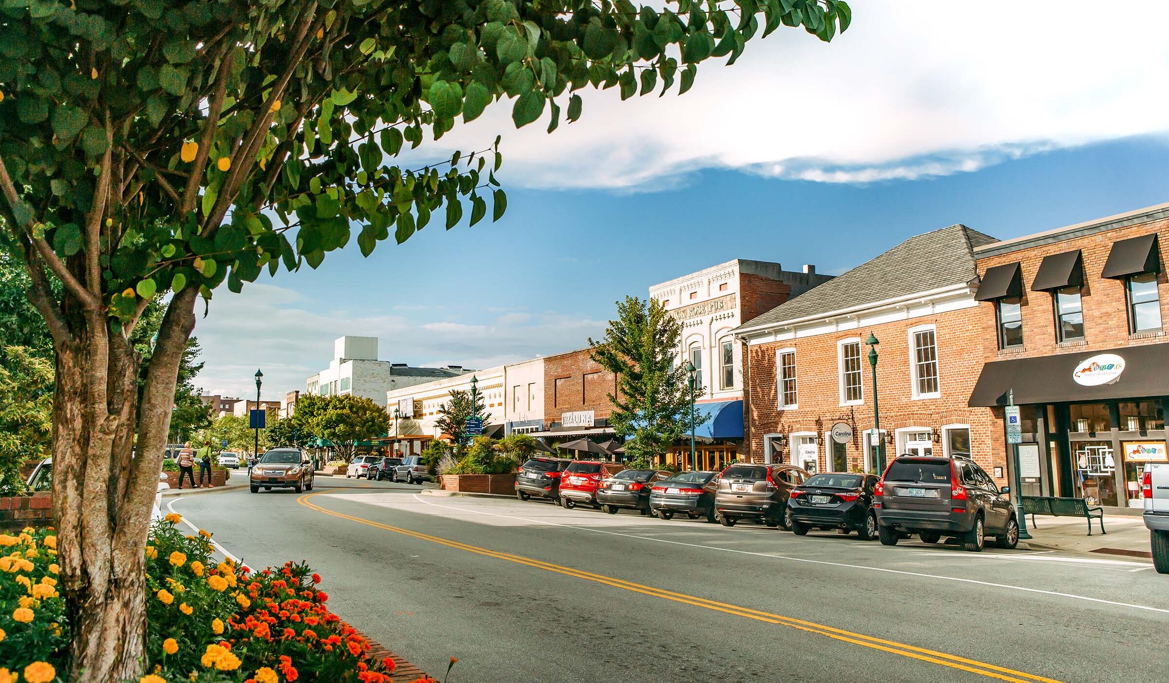 downtown-hendersonville-street-credit-tim-robeson