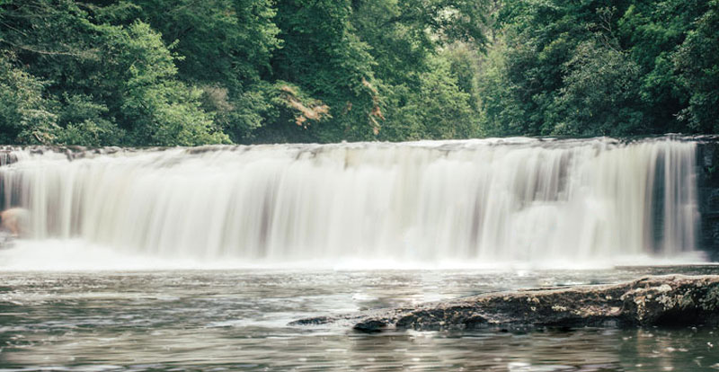 dupopnt waterfall in the summer